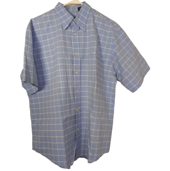 🌺{Izod} Short Sleeve Button Down - Picture 3 of 4